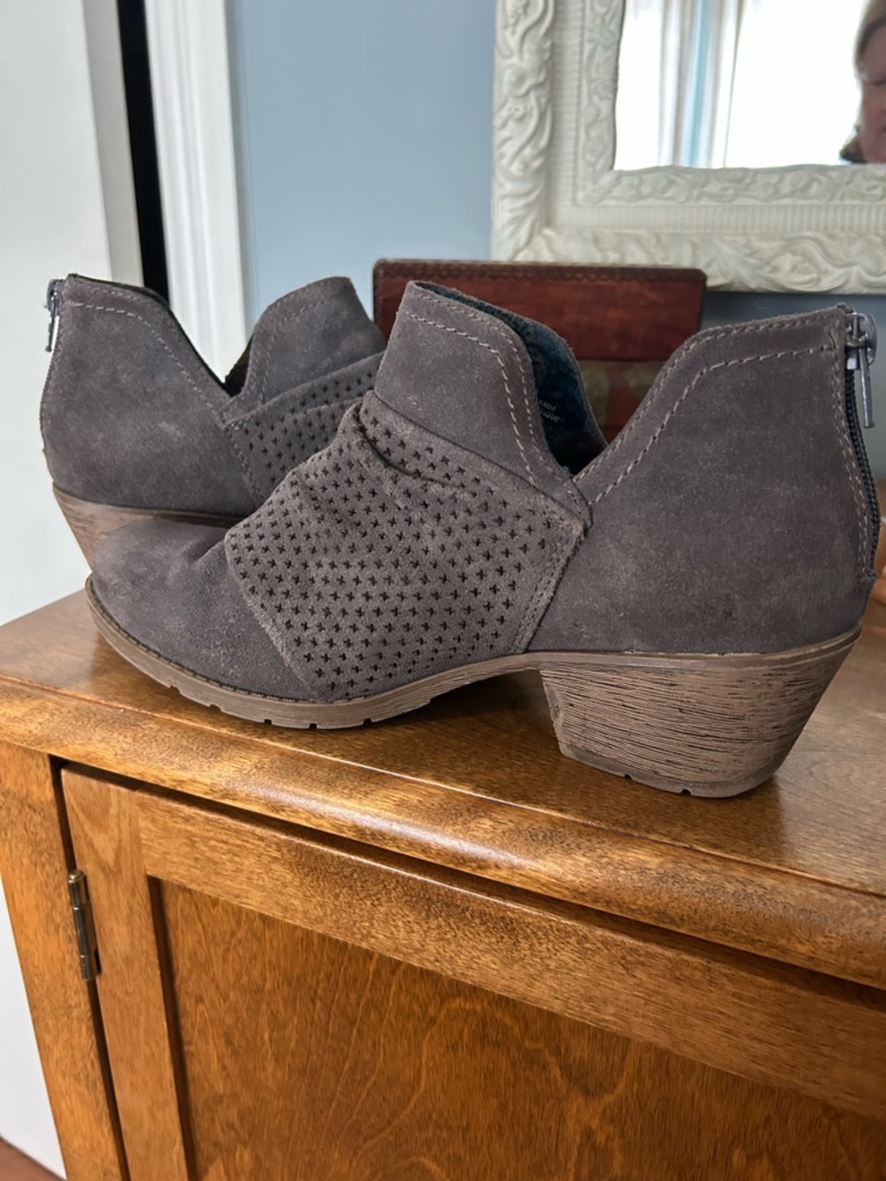 Earth Origins Oakland Amanda Ankle Booties, Genuine Suede in Gray - Picture 2 of 10